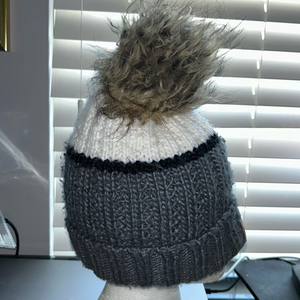 Panache Color Block Knit Beanie - Picture 4 of 7